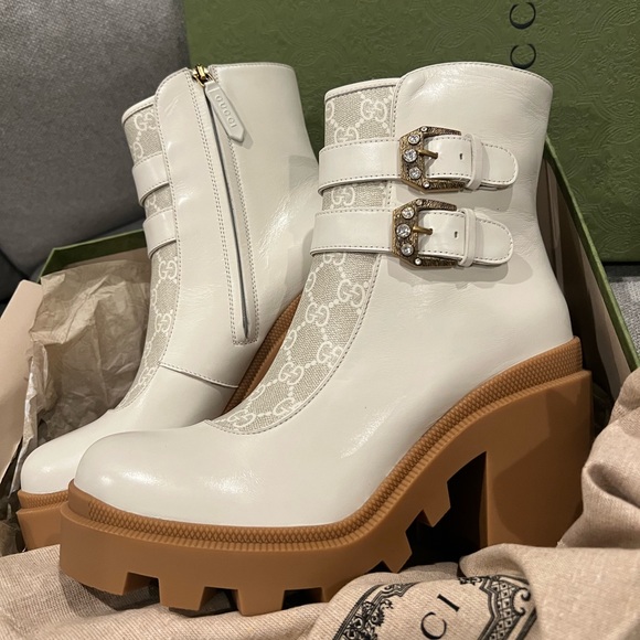 SOLD Gucci cream GG monogram lug sole platform boots - Picture 4 of 12